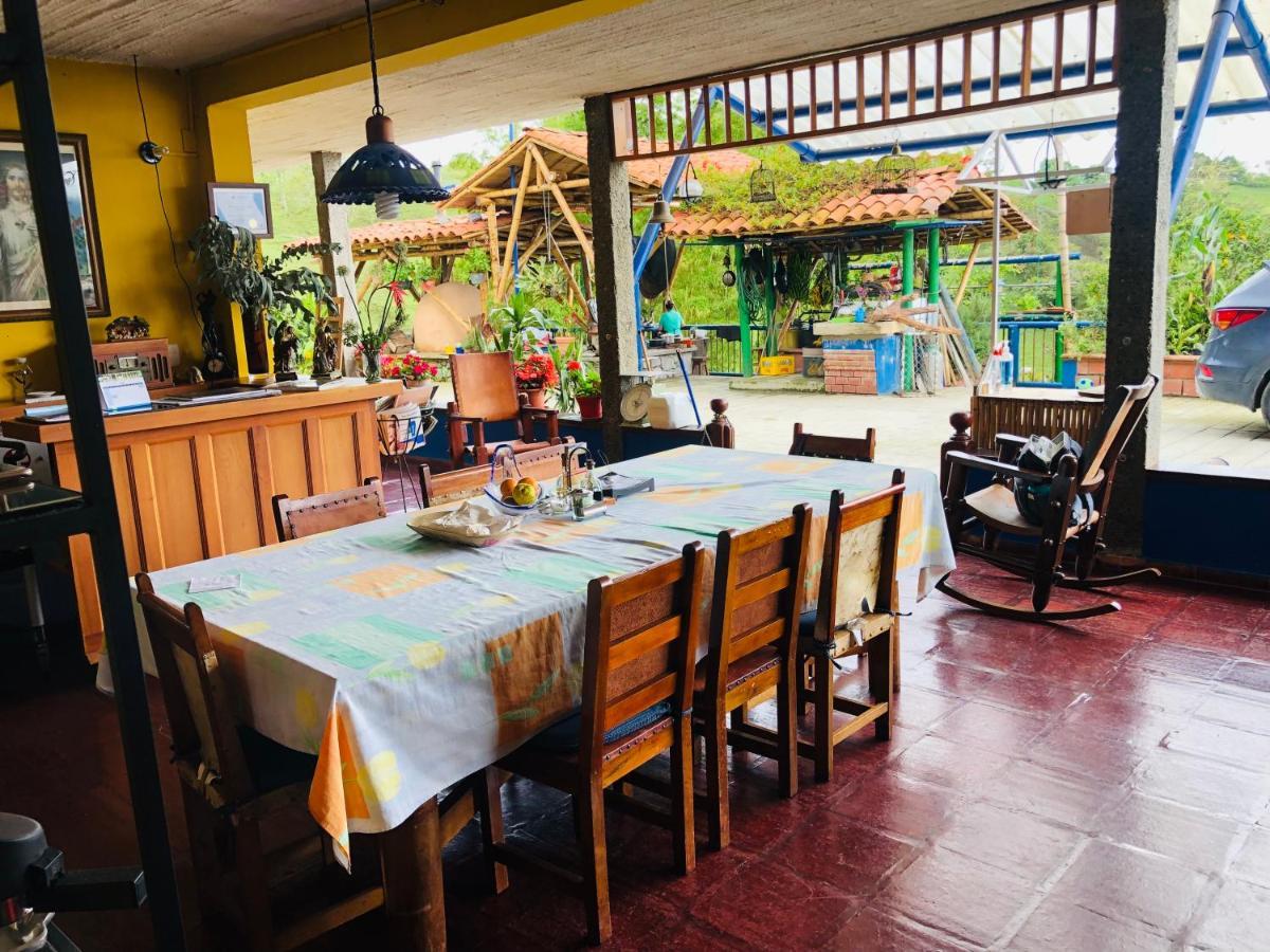 Castillo De Cascadas Finca Hotel Salamina Екстериор снимка