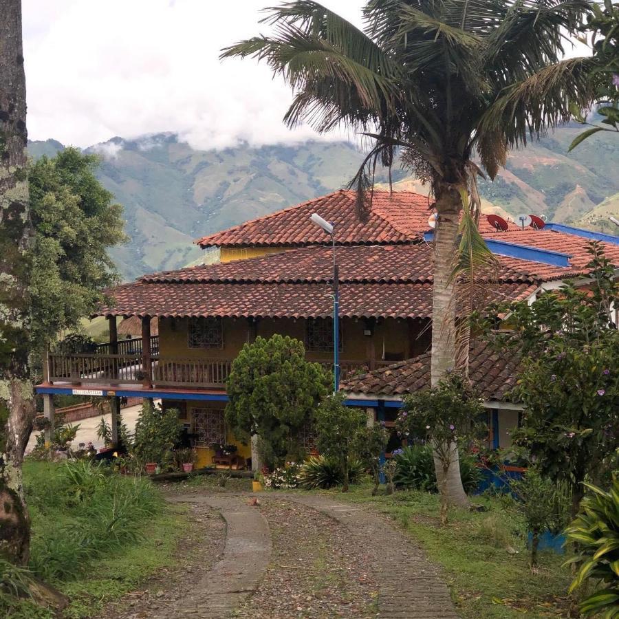 Castillo De Cascadas Finca Hotel Salamina Екстериор снимка